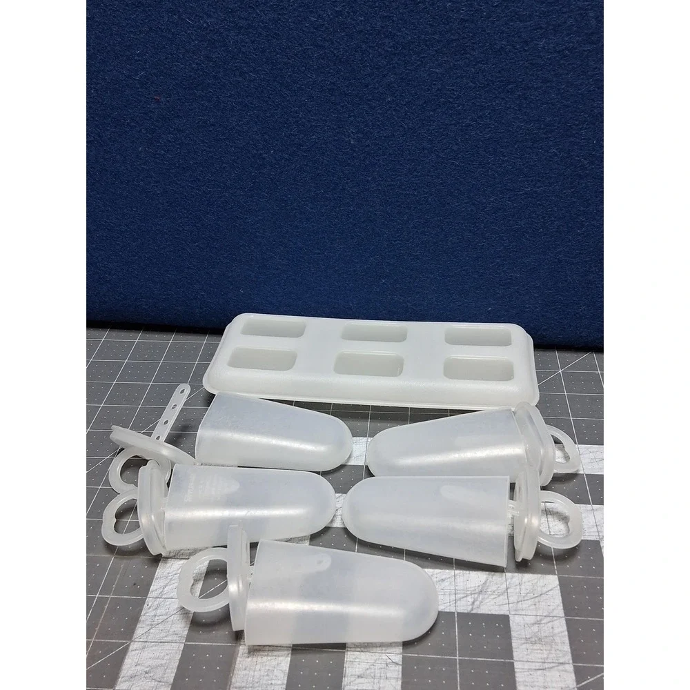 Tupperware Ice Tups Popsicle Maker White Frost 481 12 344 29‎ 343 92 Set of 6